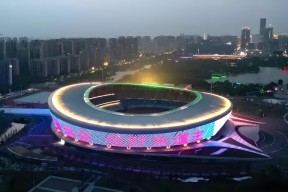 华体会下载-苏宁之夜：江苏苏宁开启主场之旅，雄心勃勃