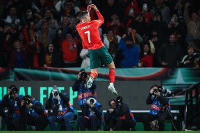 华体会下载-葡萄牙队在比赛中意外遭遇挑战