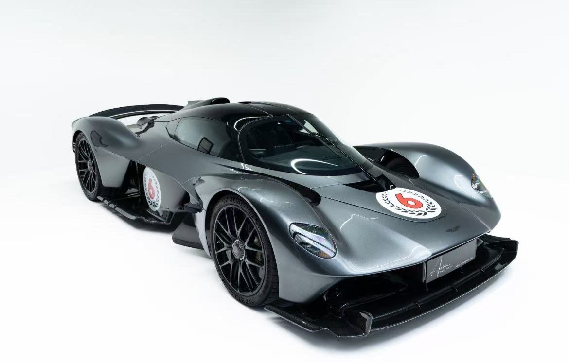 华体会app-阿斯顿马丁鏖战梅赛德斯，皮亚斯特里状态火热  第1张